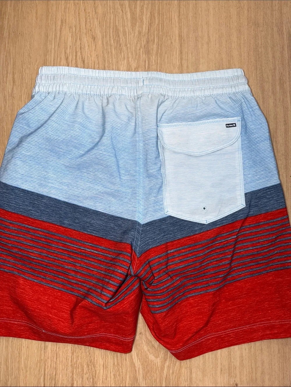 Hurley Red & Light Blue Striped Men's Swim Shorts lined men’s size small